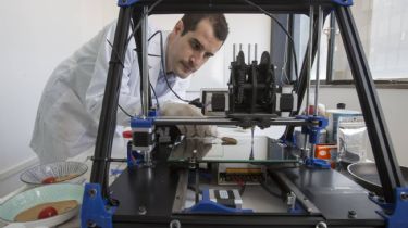 Bioingeniero de Italia crea el primer entrecot vegano impreso en 3D