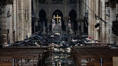 La catedral de Notre Dame quedó devastada por dentro