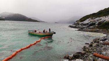 Se derramaron 40 mil litros de petróleo al sur de Chile