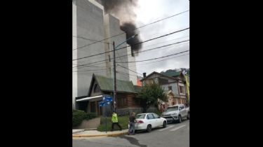 Nuevo incendio en Ushuaia, evacúan personas