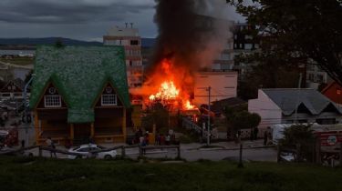 Nuevo incendio en Ushuaia, evacúan personas