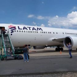 Un piloto de LATAM se descompensó en pleno vuelo rumbo a Chile y murió