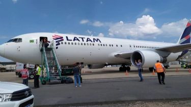 Un piloto de LATAM se descompensó en pleno vuelo rumbo a Chile y murió