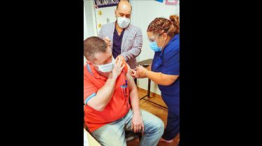 Inician campaña de vacunación contra Covid-19 en Tolhuin