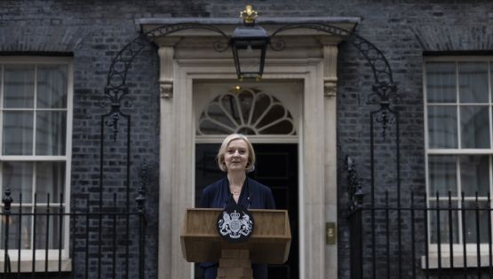 No duró ni dos meses: renunció la primera ministra británica Liz Truss